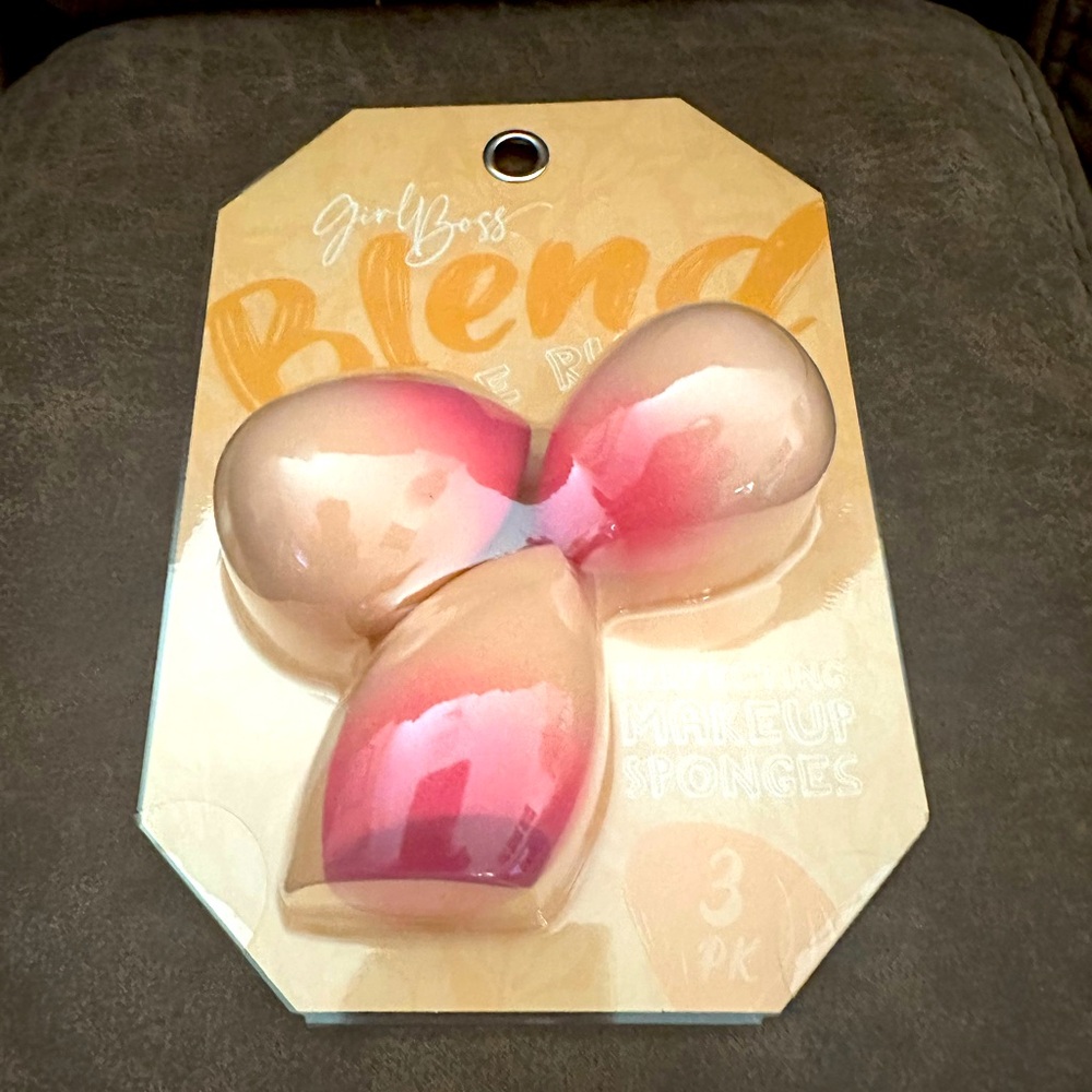 🌵3/$15 Girl Boss 3 pack perfecting blending makeup sponges (see description)